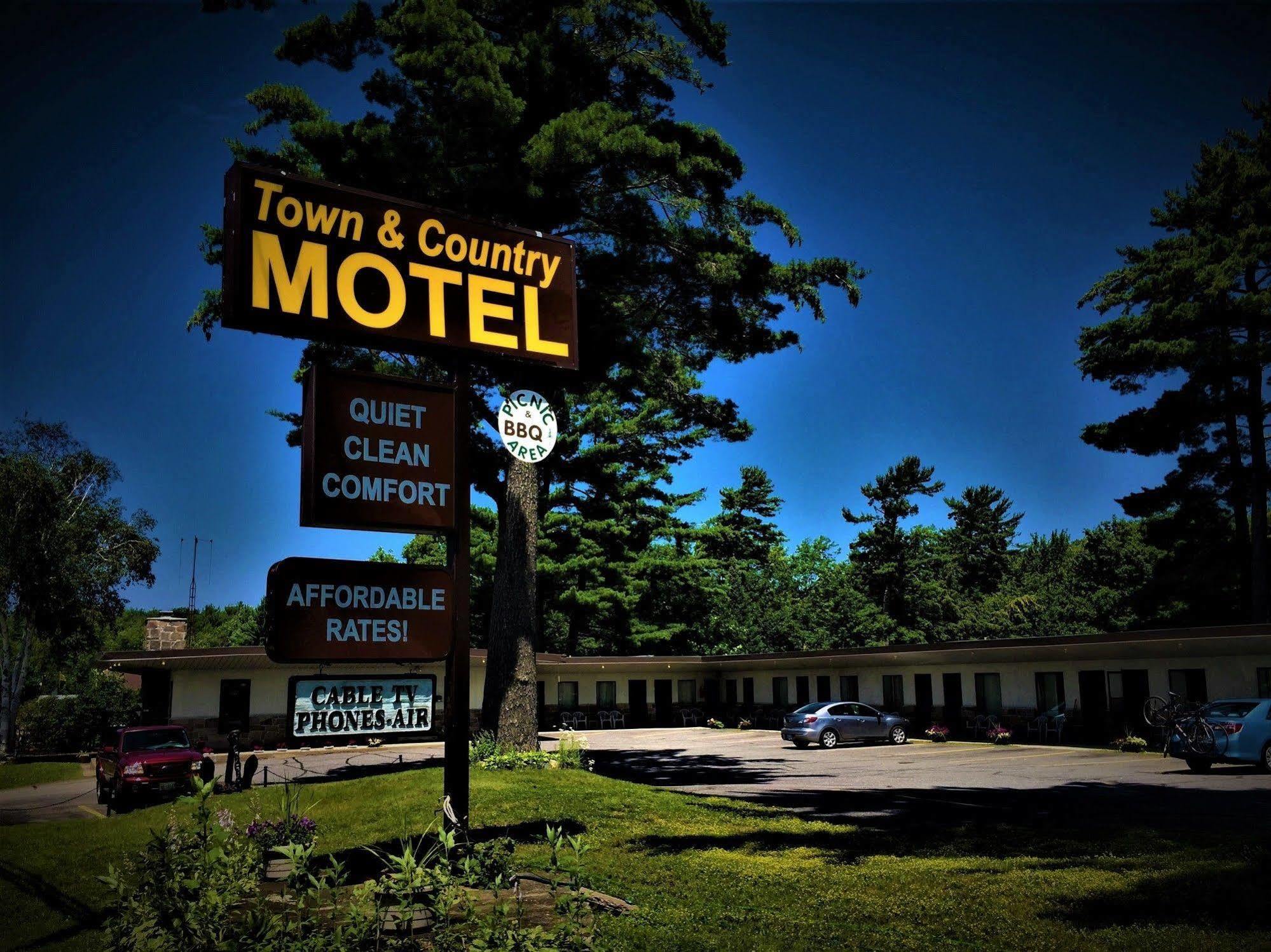 Town & Country Motel Паррі-Саунд Екстер'єр фото